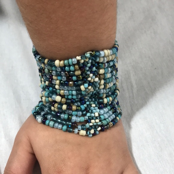 Jewelry - Blue multi bead bracelet